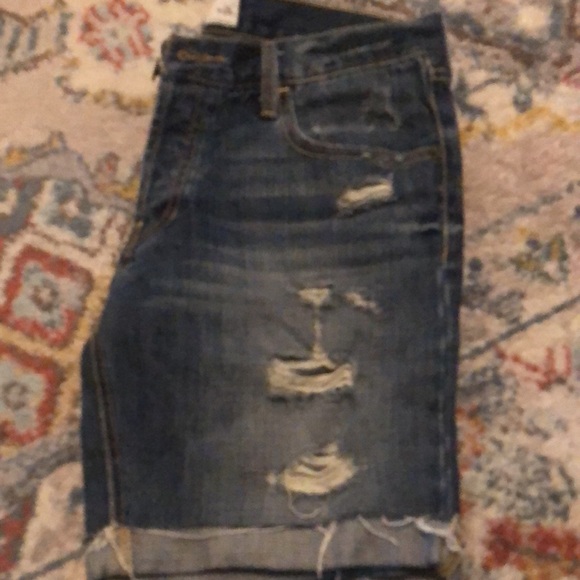 Hollister distressed jean shorts-Size 1  W25 - Picture 5 of 6